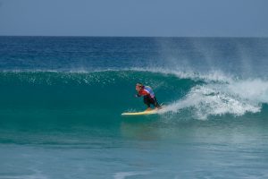 Clase de surf avanzado en Cantabria