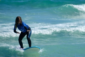 Améliorer le surf Apprendre à surfer en junior Espagne
