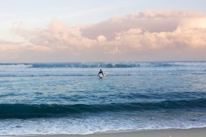 Alignements vides à San Vicente de la Barquera Alignements de vagues à San Vicente de la Barquera