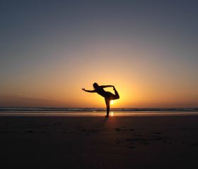Yoga sur la plage