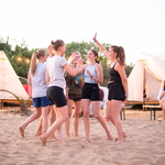 💥Join us in the volleyball tournament night at the surf